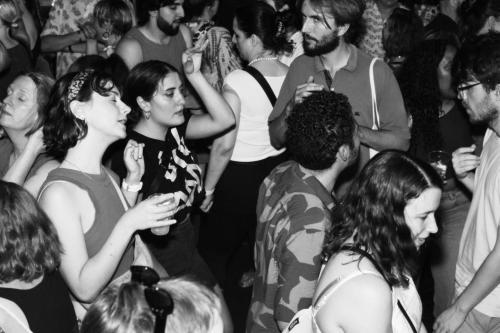 9 (1) (1) (1) (1) (1) (1)